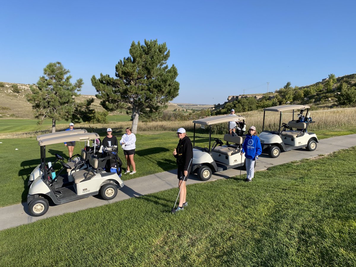Ready for some Saturday morning golf !  Getting better every day #skodawgs