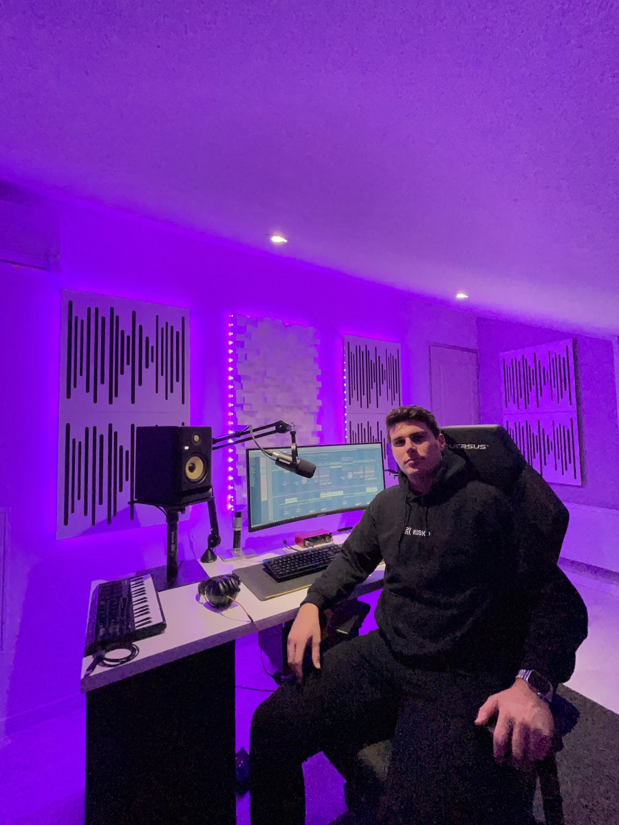 kuskomusic's tweet photo. I am happy to announce today my brand new studio 🚀🥰 it was like a childhood dream come true, I am very proud and ready for new projects 😎 many projects to come very soon, stay tuned 🤫 https://t.co/4umRt9XrAt