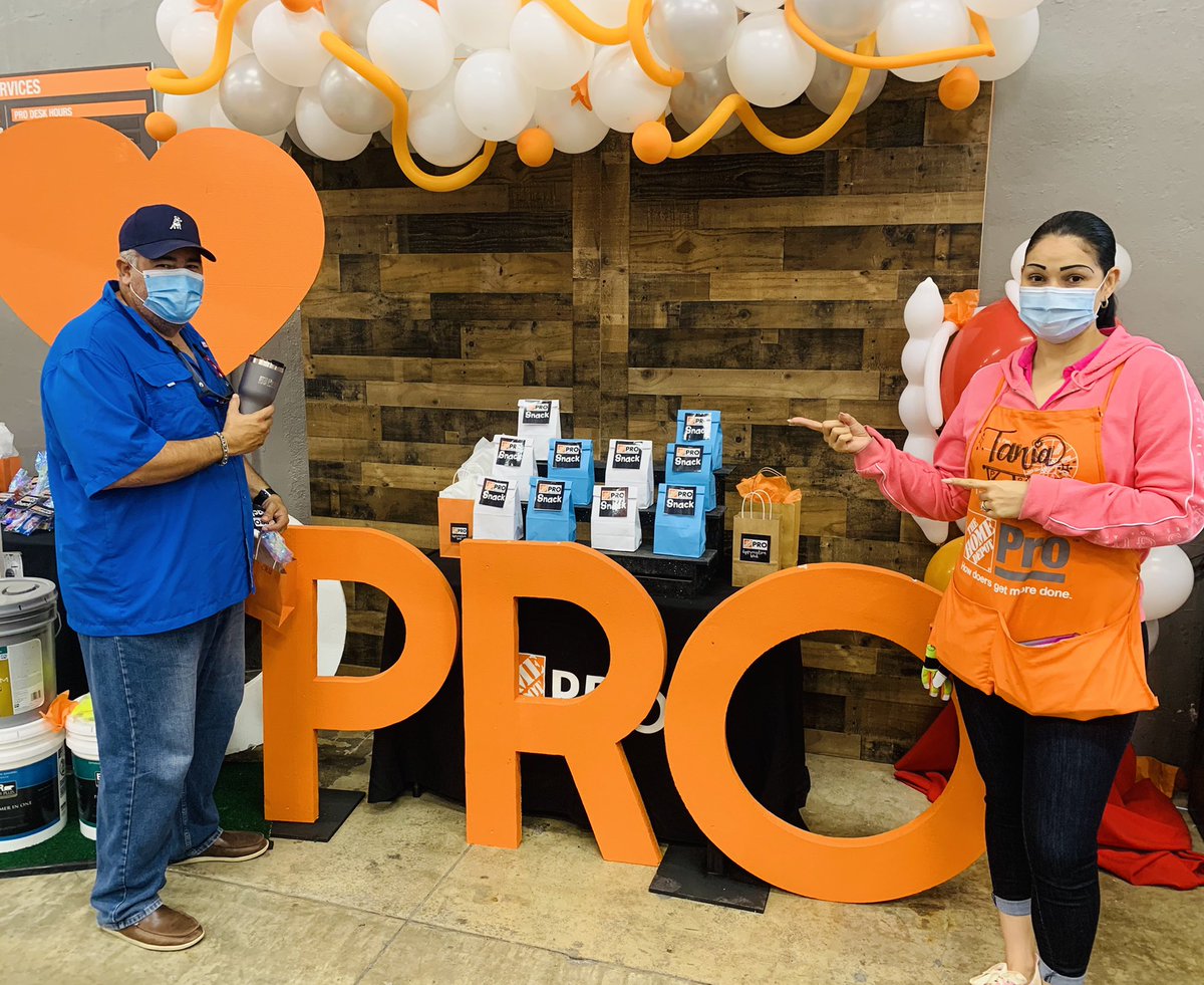 El recibir a todos nuestros contratistas citados para nuestro PAW habla de la importancia del ENGAGE con nuestros clientes. Gracias equipo por hacer de ellos la prioridad.🧡6403🧡#proxtraperk           <a href="/ANA_JIMENEZ4/">Ana Jimenez</a> <a href="/IanOjeda2/">Ian Ojeda</a> <a href="/JorgeL8a/">Jorge L Ochoa</a> <a href="/Alejandra4007/">Alejandra</a> <a href="/vegavegarene/">Rene Vega</a> <a href="/Jessica_asds/">Jessica Conde</a>