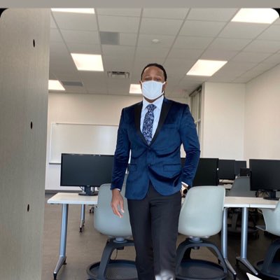 IAmA1SteakSauce's tweet photo. Been off the scene for a minute working on my future. I graduate this December with my MSED🙌🏽🙌🏽 https://t.co/soh9zFCkle