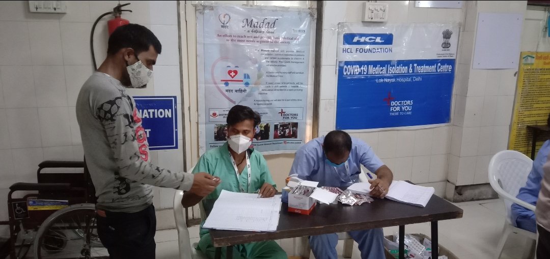 DMCentralDelhi's tweet photo. #Another Day at #work, #helping the #needy. 
#MadadVahini &amp; @DFYIndia team carrying out #health_checkups,delivering basic #medical_aid.84 beneficiaries got medical assistance at today's camp at #DUSIB shelter home near Old Delhi Railway Station.
#madad_ahelping_hand
#ThereToCare https://t.co/pmV3a4IHDK