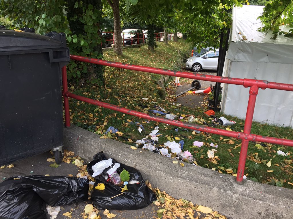 oranje_1979's tweet image. @DubCityEnviro @DubCityCouncil @EamonRyan @clonskeagh_ @DodderMugs @DodderAction @farmerbrownsdub The level of noise been bumped out by your PA speakers 🔊 is unacceptable for a quiet residential area, and needs to be stopped. Show some respect for neighbors and clean up litter