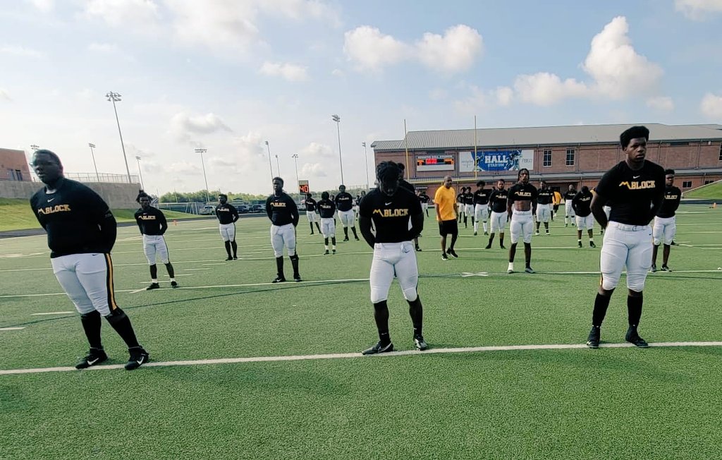 SamuelPadgitt's tweet photo. #GAMEDAY MOOD
#MBLOCK #BUFFSPEED #BUFFSTRONG #FBISD #UIL #SHOWTIME #STAYTUNED https://t.co/oLIT7fLkFF
