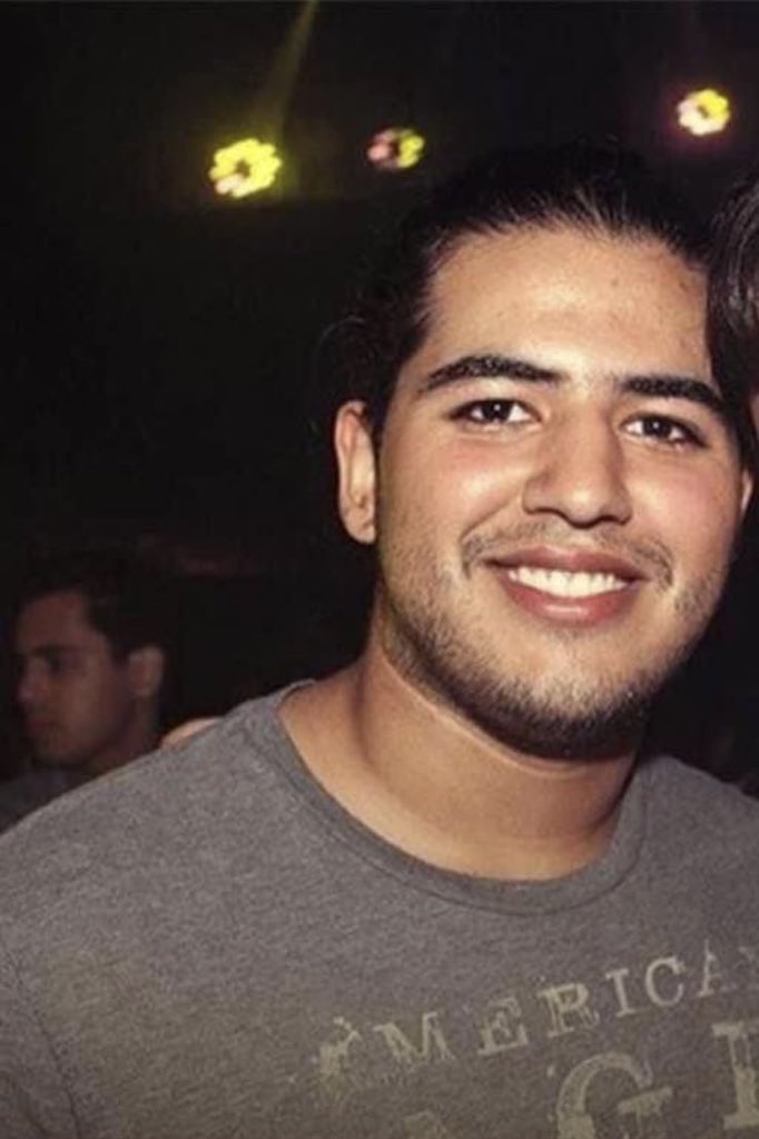 brujasdelmar's tweet photo. Recordatorio permanente de que Marlon Botas Fuentes, el feminicida de Monse, sigue prófugo ante la inacción de las autoridades de Veracruz y el encubrimiento de su familia.

Ayudemos a seguir difundiendo su cara. https://t.co/6C6CbdIBMi