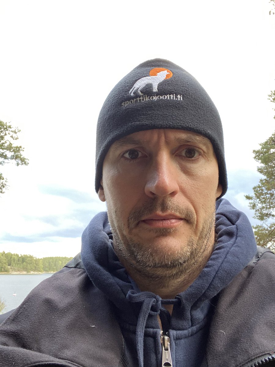 Rockyn_kulma's tweet image. Kalastus.. lajin helppous viehättää. Tilanne tänään Ahti 3 vs Tomi 0 #CatchAFish Välipala-aika 😋