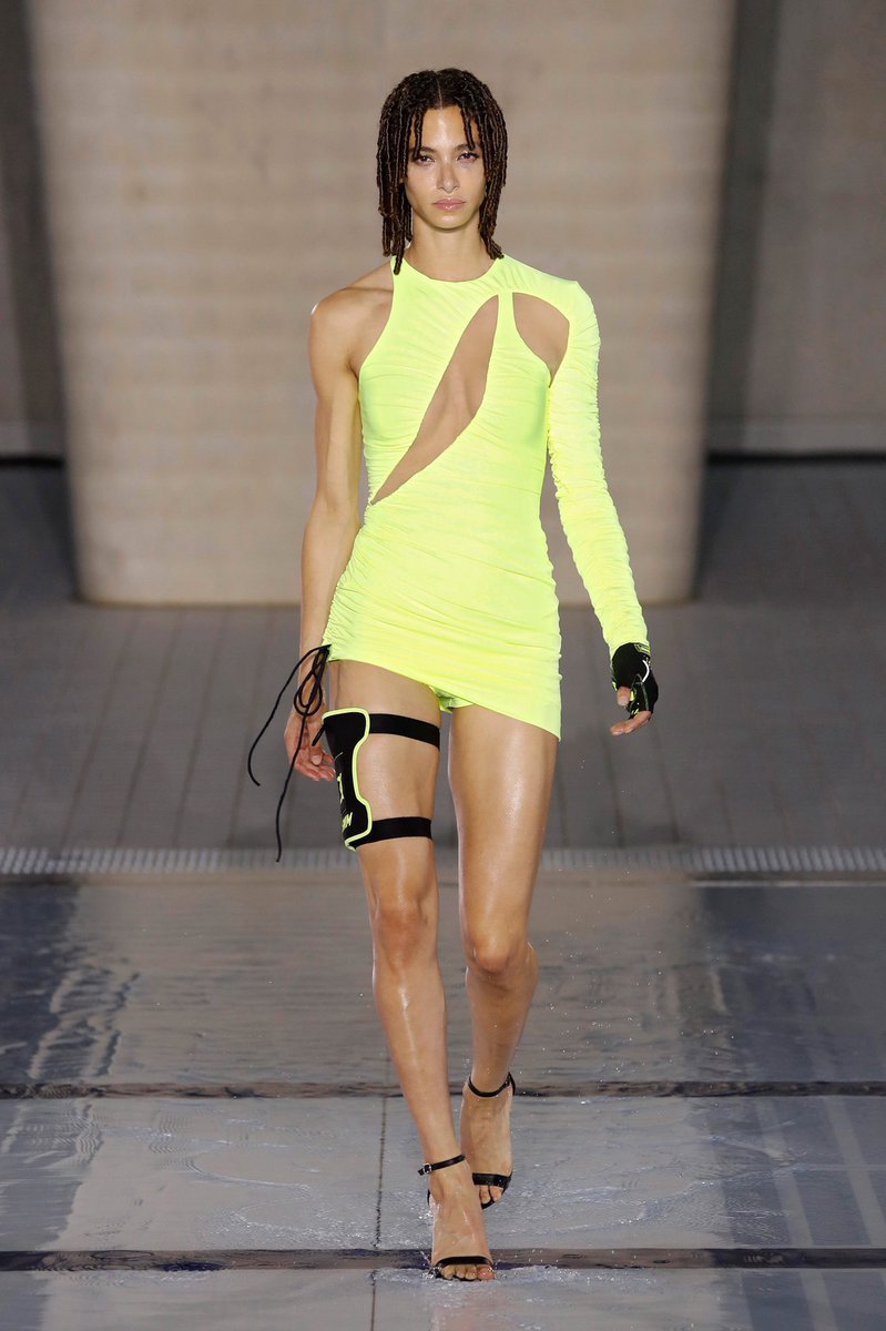 diorangxl's tweet photo. David Koma Spring 2022 RTW https://t.co/MYcXqQyvdX