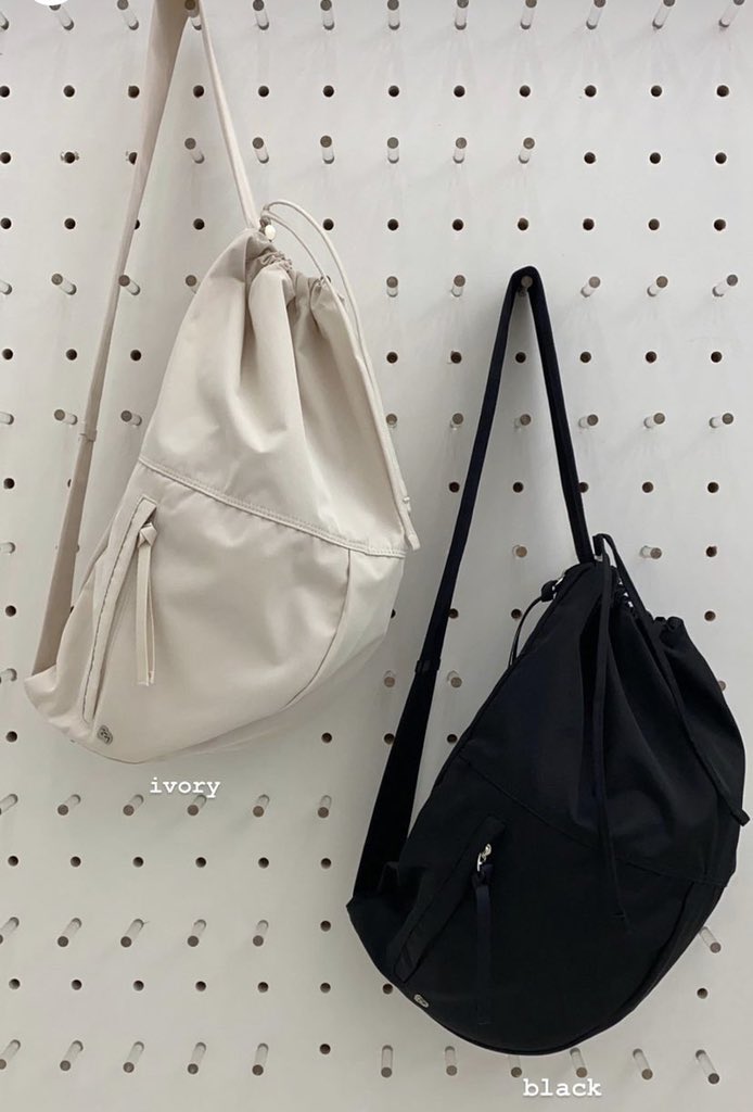 日本未出荷★FENNEC★ショルダーバッグ HALFMOON RAW BAG 全2色 セール】PUワンハンドル ハーフムーンバッグ（ショルダーバッグ