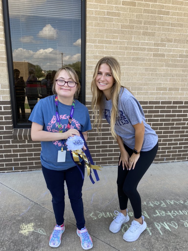 Thanks JV Indianettes for making HoCo Mums for our sped students!! Y’all are the best!! 💙💙💙<a href="/KHSIndianettes/">KHS Indianettes</a> <a href="/KHSIndianNation/">Keller High School</a> <a href="/KellerSped/">Keller ISD SpEd</a>