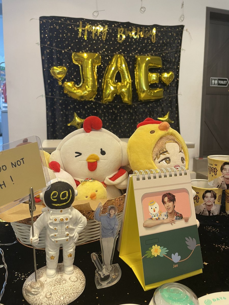 isaboyouuu's tweet photo. Happy JAEday 🥰🥰 Rlly missed pre-covid cafe hopping to different cafe events with this one hehehe @httpcathh 

#tojae_withlove https://t.co/3rciDmCxNr