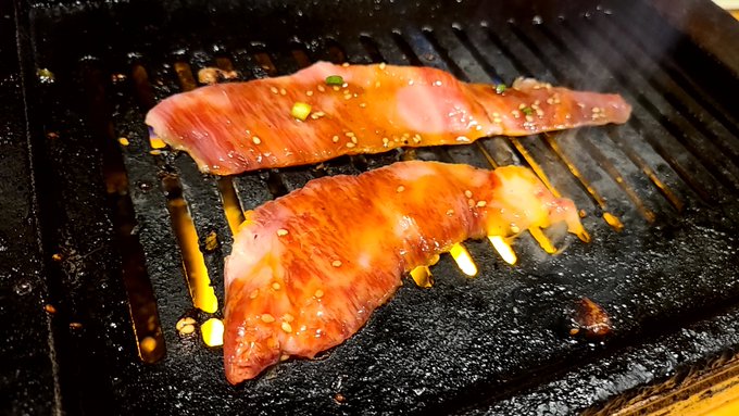 肉を食べるため
そのために生まれてきたんだ(アイニードュ-) 