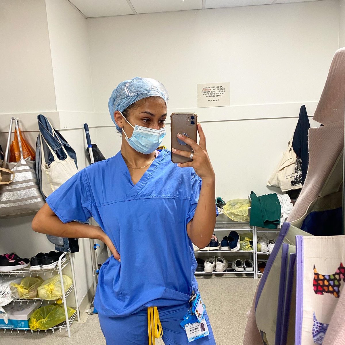AmenaOt's tweet photo. MY FIRST THEATRE DAY💉🫀 The procedure: Aortic Valve Replacement! #cardiology #cardiacsurgery #openheart #OccupationalTherapy #ot #cardiacrehab #rehabilitation #surgeryteam #TherapistsConnect https://t.co/RRFASlgE7v