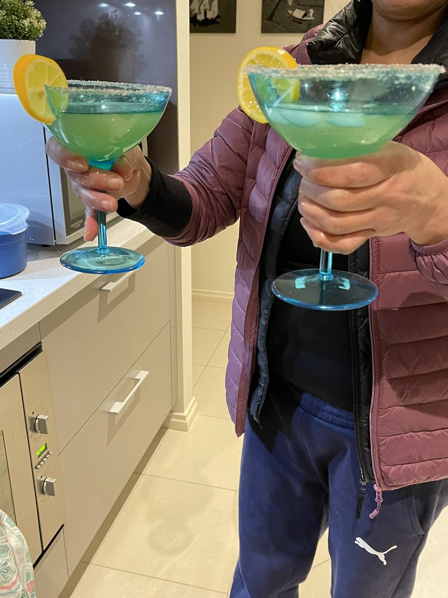 mypartnernicook's tweet photo. SPICY MEATBALL SUBS WITH MOZZARELLA AND COCKTAILS COURTESY OF BEATRICE’S MUM! MARGARITAS AND AMARETTO SOURS! https://t.co/wIZqS1Xcvi