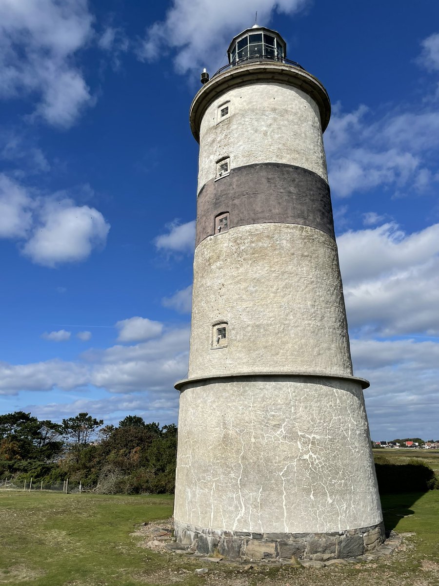 Dagen blommade ut i sol &amp; inte mindre än tre bokade visningar löser av varandra i fyren. Under visningar låter vi vårt Fyr- &amp; Fiskemuseum stå öppet så alla besökare kan titta in. Boka visningar via föreningens hemsida &amp; håll utkik här efter allmänna visningar i framtiden.