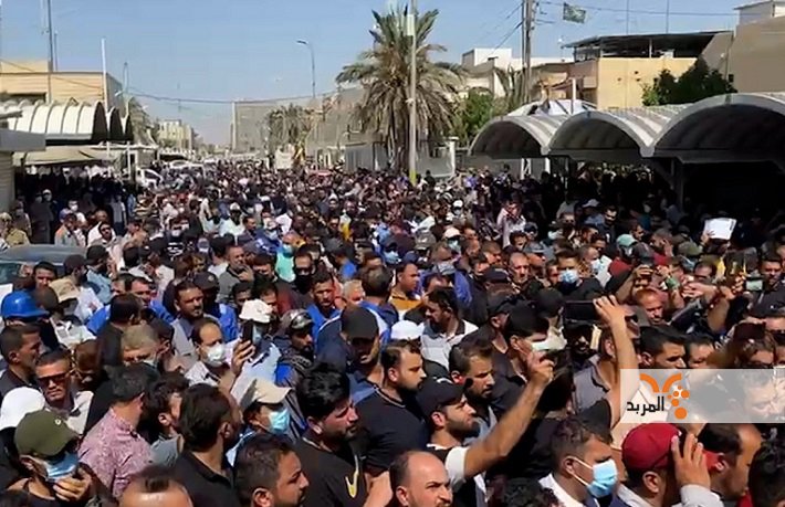 الكهرباء تطالب المالية بتثبيت متعاقدي الوزارة ممن أمضى 5 سنوات بالخدمة، على الملاك الدائم

almirbad.com/detail/95340