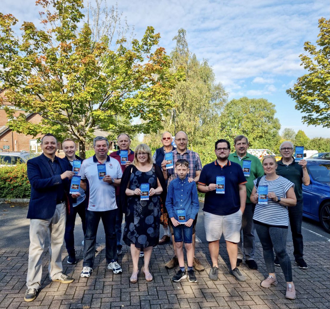 A cracking morning out in Thorpe Astley today speaking to residents and leafleting with friends from <a href="/SLConservatives/">SouthLeicestershire</a>. 

Enjoyed the South Leicestershire sunshine with Thorpe Astley’s excellent Councillors @benjamintayl0r &amp; <a href="/hlr88_louise/">Louise Richardson</a>.