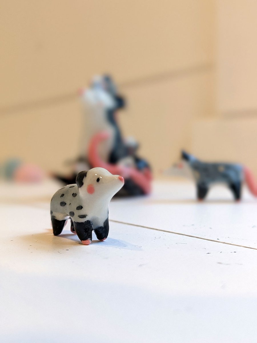 _kness's tweet image. Hey ! We're 25k here ! Thank you all so much ! 
It's time for a little giveaway.

To enter :
🦩 RT and follow
🦧 Comment with your favorite baby animal

🍀I will pick 2 winners on Monday the 20th. 
🪶 I will send them the baby ceramic animal of their choice, free intl shipping.