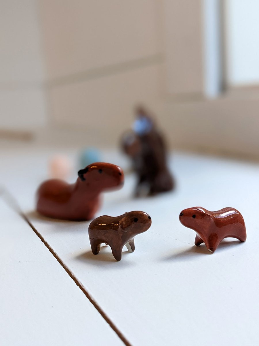 _kness's tweet image. Hey ! We're 25k here ! Thank you all so much ! 
It's time for a little giveaway.

To enter :
🦩 RT and follow
🦧 Comment with your favorite baby animal

🍀I will pick 2 winners on Monday the 20th. 
🪶 I will send them the baby ceramic animal of their choice, free intl shipping.