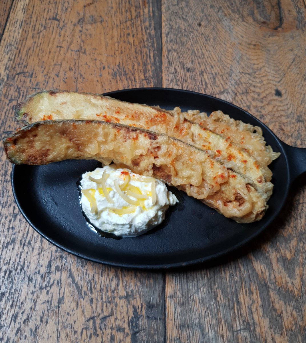 PureCraftBars's tweet photo. New on the menu; Tempura Courgettes with whipped feta topped with preserved lemon 😋😍

#PCBK #PureCraftBarandKitchen #Birmingham #Brum #Bham #BirminghamFoodie #BrumEats #LoveBrum https://t.co/if12ms7dOL