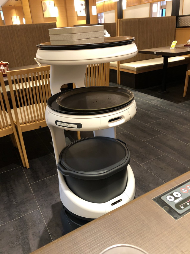 ゆず庵に行ったらfalloutみたいなロボットが電子音声で ｵﾏﾀｾｲﾀｼﾏｼﾀ って言いながら肉運んできてちびりそうになった Togetter