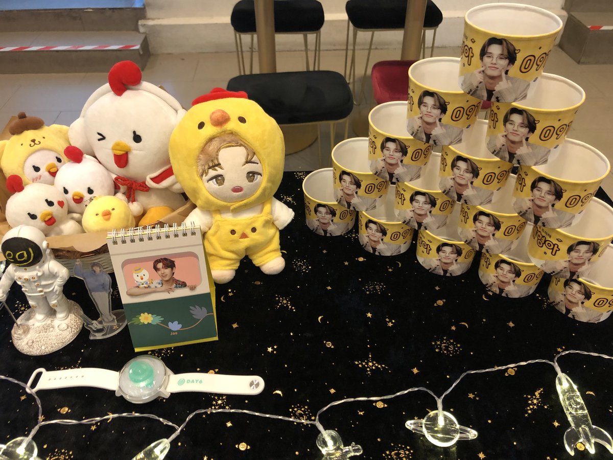 tojaewithlove's tweet photo. 𝗗𝗔𝗬 𝟭 ✨

That's a wrap for Day 1 of TJWL 🥰
Thank you to everyone who came down to the café event! We hope you enjoyed what was prepared 💛

Special thanks again to @TrafficColor for letting us use their pictures!

See you tomorrow 🪐

#tojae_withlove
#제형_있으니까_Im_okay https://t.co/DJKtC13Te7