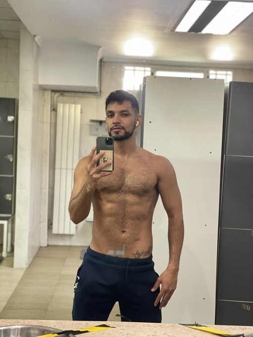 2 pic. sabado de gym ?? https://t.co/AN7dWGOcCM