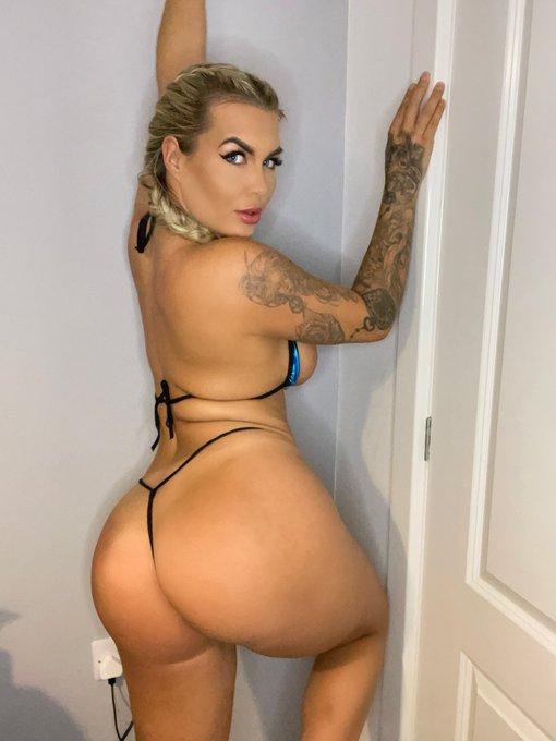 Can I sunbathe in your garden? https://t.co/0fDMxmAimY