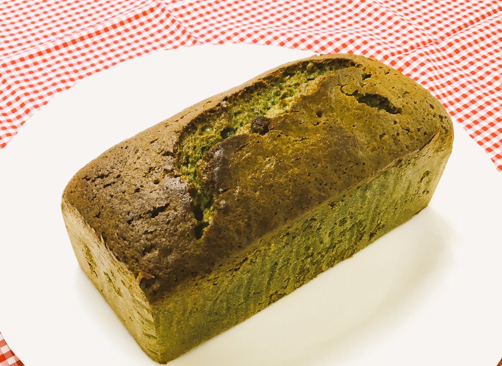 👴🏻🍵🧓🏻
もう少しで敬老の日ということで...
期間限定🌟
抹茶と小豆のパウンドケーキ🍰
長さ18cm　税込1,000円
抹茶好きなご家族に、いかがですか？🍵
#敬老の日 #抹茶パウンドケーキ #無添加
#菊川市ランチ #菊川市カフェ
#テイクアウトきくがわ #小菊荘
instagram.com/p/CT4sCIoP7uL/…
