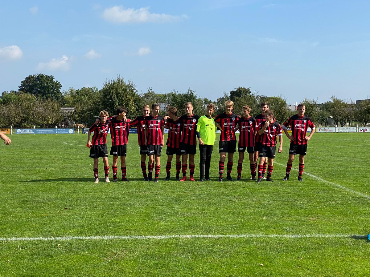 De JO17-1 bekert verder na een 1-8 overwinning op de leeftijdsgenoten van <a href="/vvuchta/">V.V. Uchta</a>