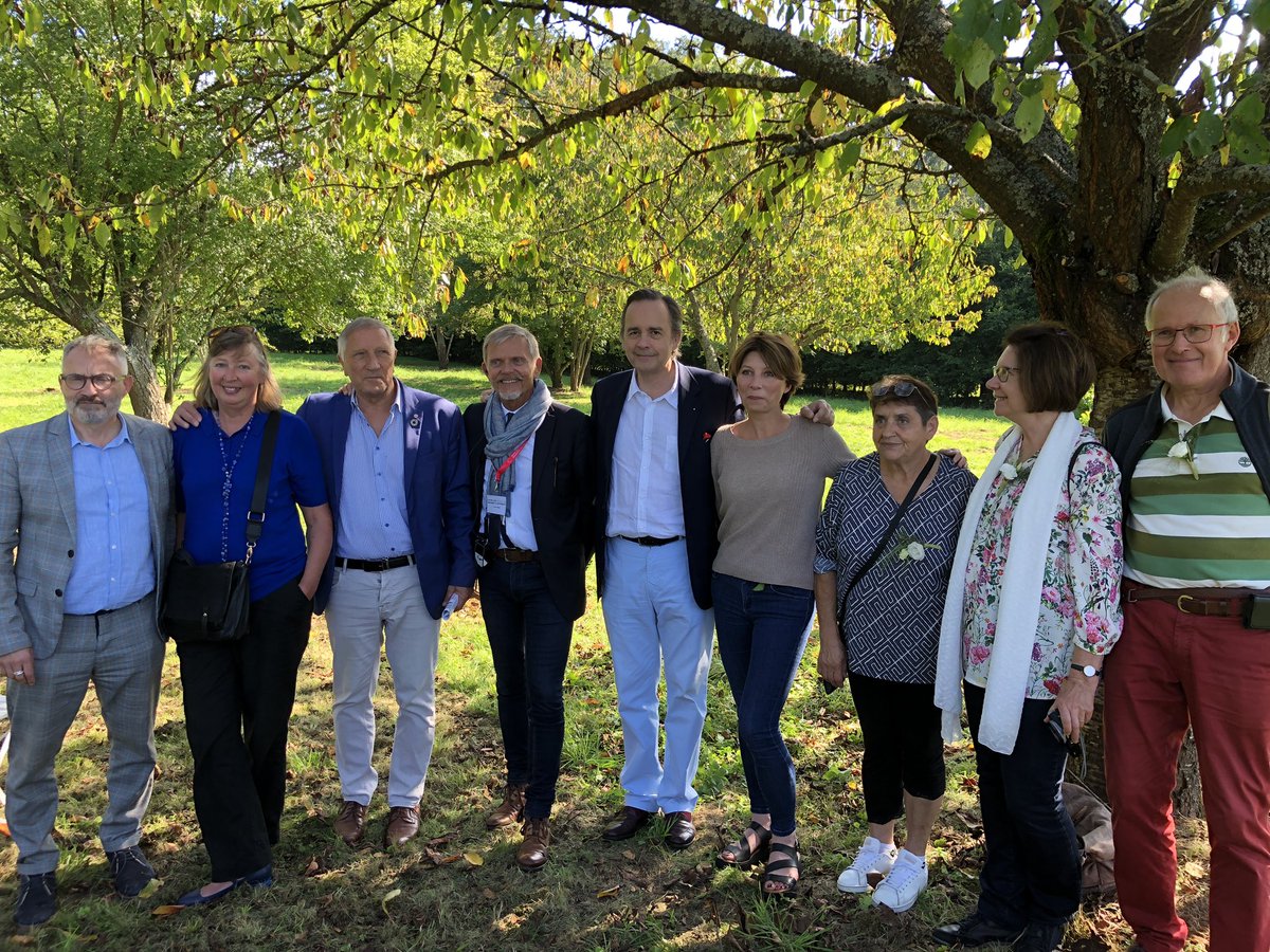Jacques Krabal (@jkrabal) on Twitter photo #JEP2021 : inauguration du Jardin de Guillemine, bio et aromatique conçu et réalisé par la Société des Amis du château de Villers-Cotterêts. Belle réalisation, préservation de la biodiversité <a href="/DoMoyse/">Dominique Moyse</a> @JeanneRoussel2 <a href="/villers_c/">Château de Villers-C</a> #JEP2021 : inauguration du Jardin de Guillemine, bio et aromatique conçu et réalisé par la Société des Amis du château de Villers-Cotterêts. Belle réalisation, préservation de la biodiversité <a href="/DoMoyse/">Dominique Moyse</a> @JeanneRoussel2 <a href="/villers_c/">Château de Villers-C</a>