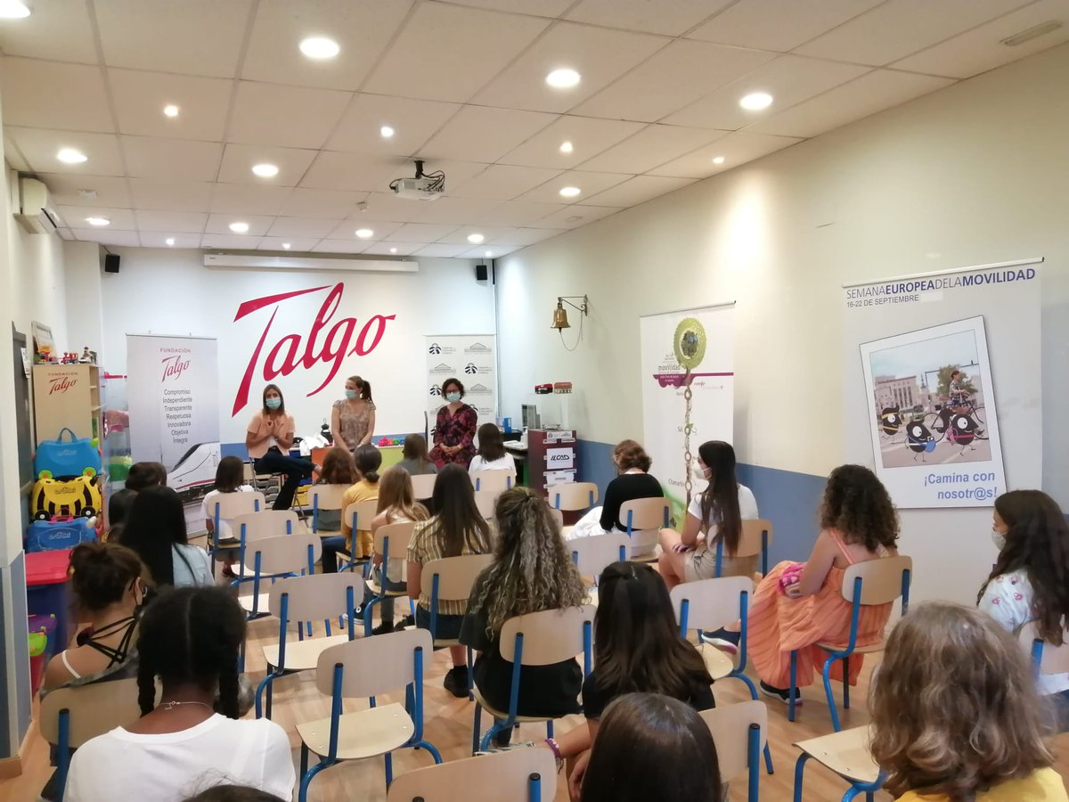 ffe_es's tweet photo. En el marco de la #SemanaDeLaMovilidad nuestro DG ha participado hoy en la inauguración del programa #educativo STEM #GirlsCreateTech, un proyecto de @FUNDACIONTALGO y @creatica_ong para fomentar vocaciones tecnológicas entre las chicas de 11 a 14 años
https://t.co/NjSS6hraJc https://t.co/wMapTW8B4x