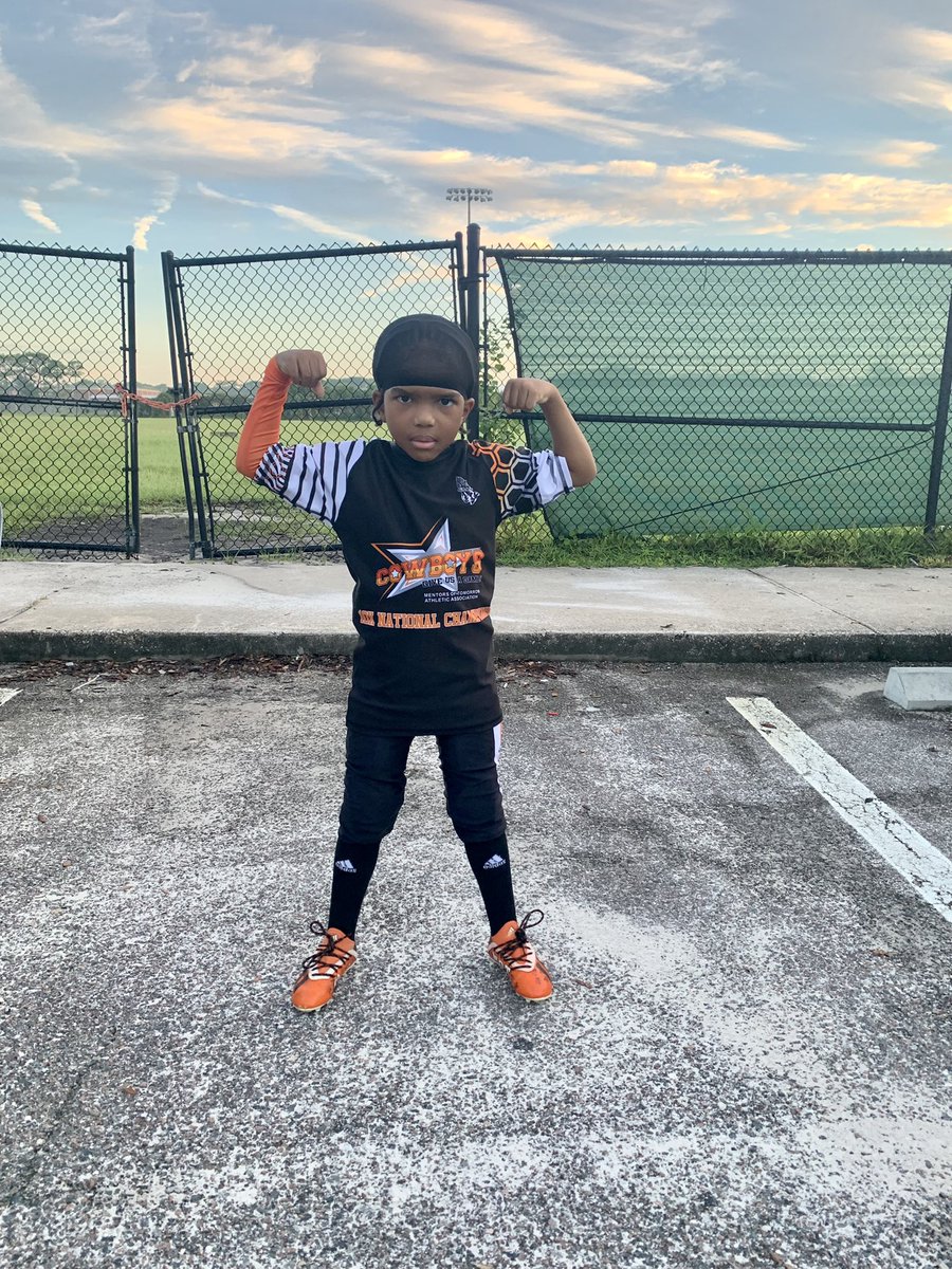 Its my birthday and it’s game day! I’m so excited!!! It’s going to be so much fun!!! I’m finally 6️⃣‼️ #thechampishere #gameday #footballlife #motcowboys6u #saturdaysareforfootball #dtwd #duuuval #gojagssincebirth