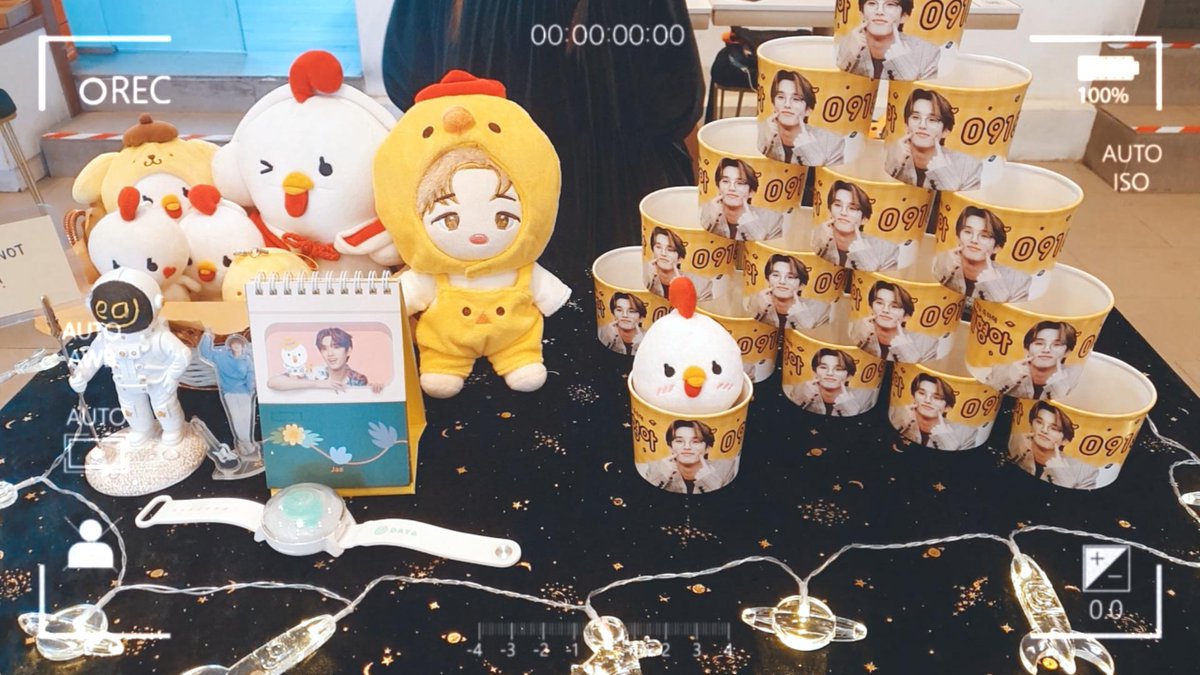 lurvelemontea's tweet photo. Thank you so much @tojaewithlove for organising this event! 😊
Even though is quite far out from those usual cafe area but I really like the atmosphere, food and all!
also another reason to bring jje out~ 
#tojae_withlove
#제형_있으니까_Im_okay https://t.co/AEVgfd65Os