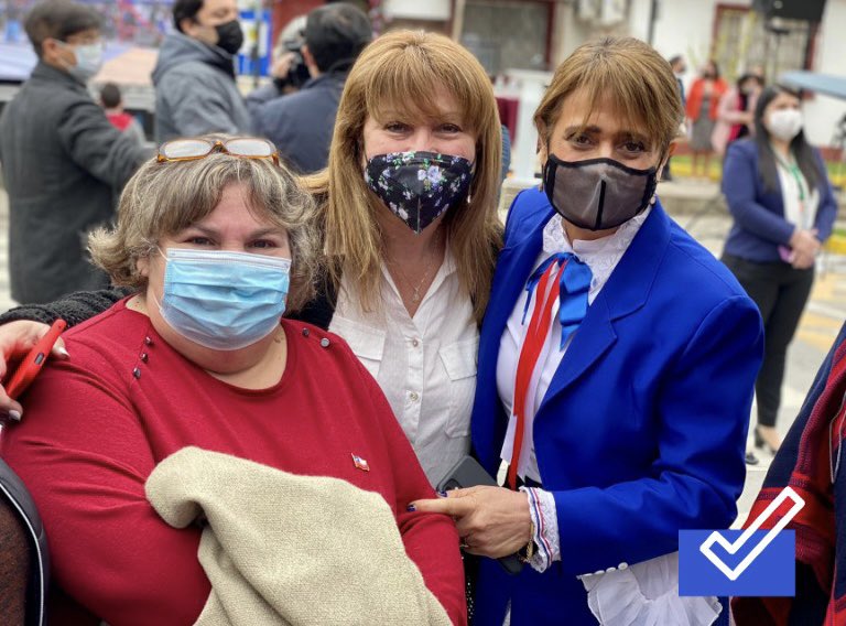 ceci_palavicino's tweet photo. El día de ayer, se dióinicio a estas lindas celebraciones patrias #18deseptiembre Saliendo bendecida del Tedeum junto con mi hermosa gente del valle del sol y @cocapresidentaudi en la comuna de #quillon #ñuble provincia de #diguillin #ñubleregiónnecesitamásgestión  ✅ 🇨🇱 https://t.co/3l2ytendli