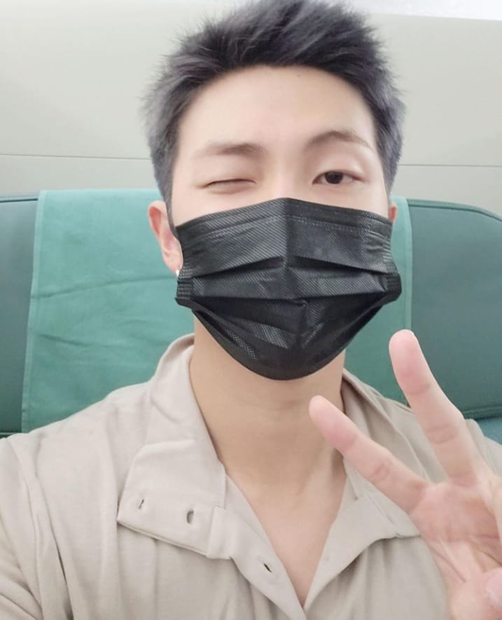 btsfacc's tweet photo. Gömleğiniz ne güzelmiş efenim😝😋#namjoon #rmselca https://t.co/rNmfErGvzX