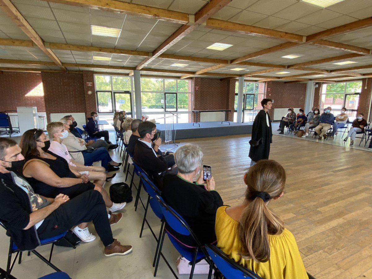 🏅La finale du concours de plaidoirie a débuté 
✅ Chaque jeune plaide sur un thème donné : 
➡️ travail forcé chez les enfants, 
➡️ égalité femme-homme, 
➡️ violences faites aux femmes, 
➡️ maltraitance des enfants… 
📣 Des mots forts pour défendre les droits de l’Homme
#Arras