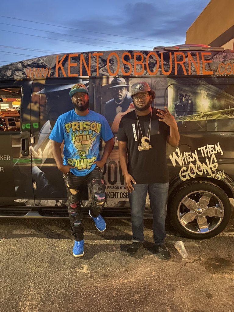 KentOsbourne's tweet image. John TheMighty Sanchez and I flicking it up in front of the Prison To Power van in Augusta, Ga!
🙏🏿🎹💥🎷🎯💯🎶🎼🔥🗣❤️🏆💪🏿👏🏿⛽️🎵🪕🎤👍🏿🎺
#Prisontopower
#youdidnhavetodoitbutyoudid
#SaveOurYouth
kentosbourne.com