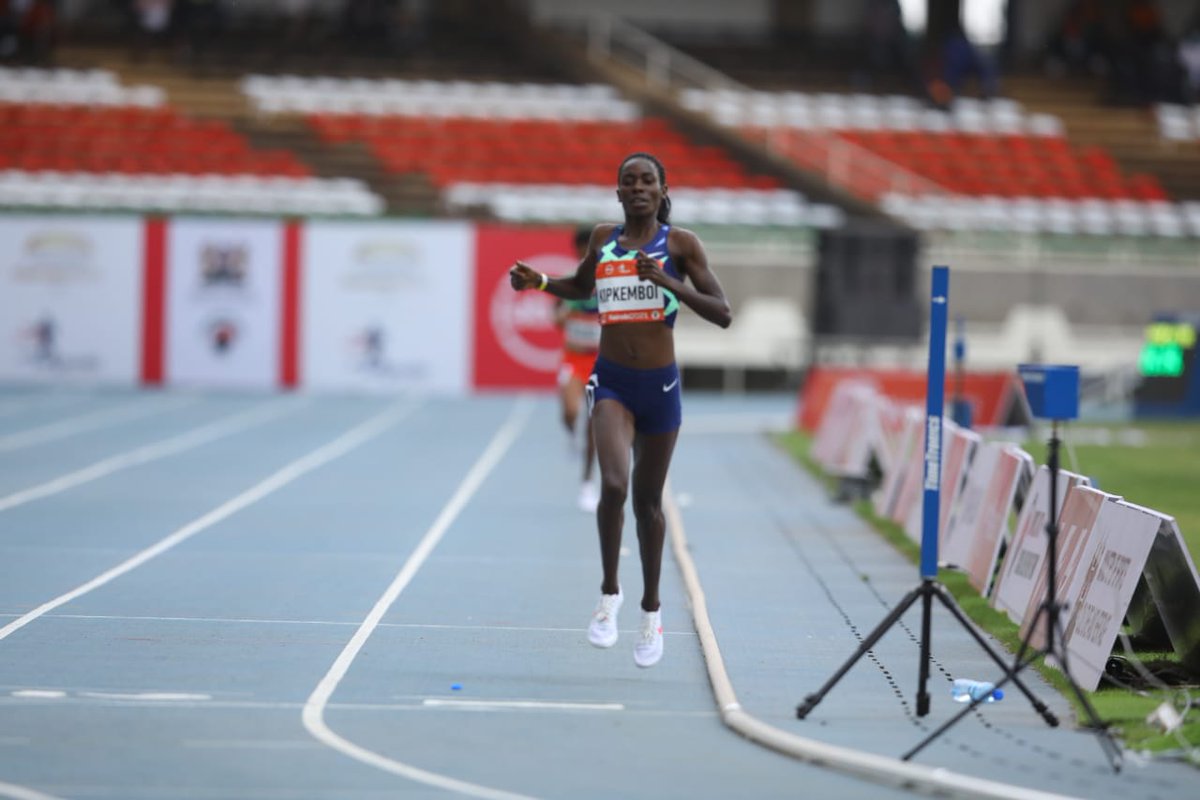 SafaricomPLC's tweet photo. Congratulations to Kipkemboi Margaret for winning  the 5000m Women's final @KipKeinoClassic ✨
Definitely a star in the making 🙌 #GoForGoldGoBeyond #SafaricomAthletics #TwendeTukiuke https://t.co/qEyyWVF5HB