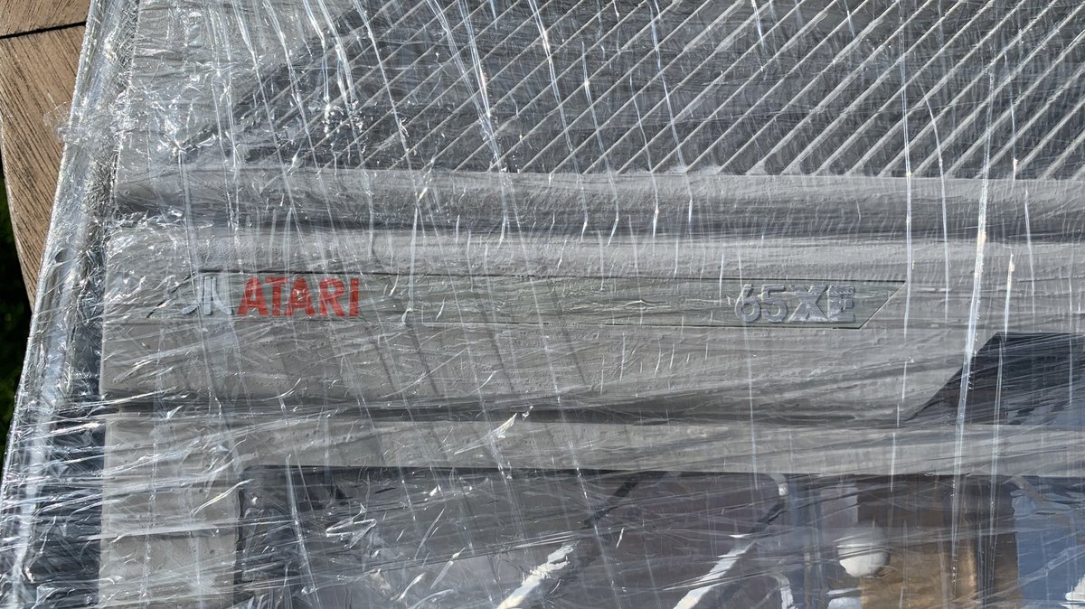 Ade Thompson ^_^ tweet media