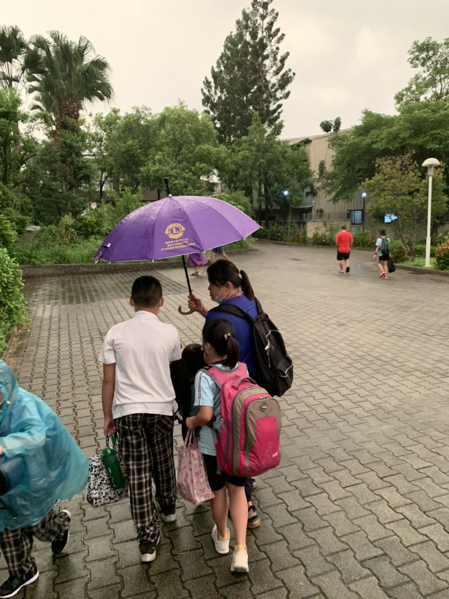 Dist300c2's tweet photo. One million love umbrellas in Taiwan。WeServe
Lions Clubs International
#300C2
#誠心奉獻愛心無限
#APServiceChallenge
#LCIFLions
#LionsClubs
#WeServe
https://t.co/3ANnC2JuCL
https://t.co/X5nVnXDsLc https://t.co/1MbJmyOgML