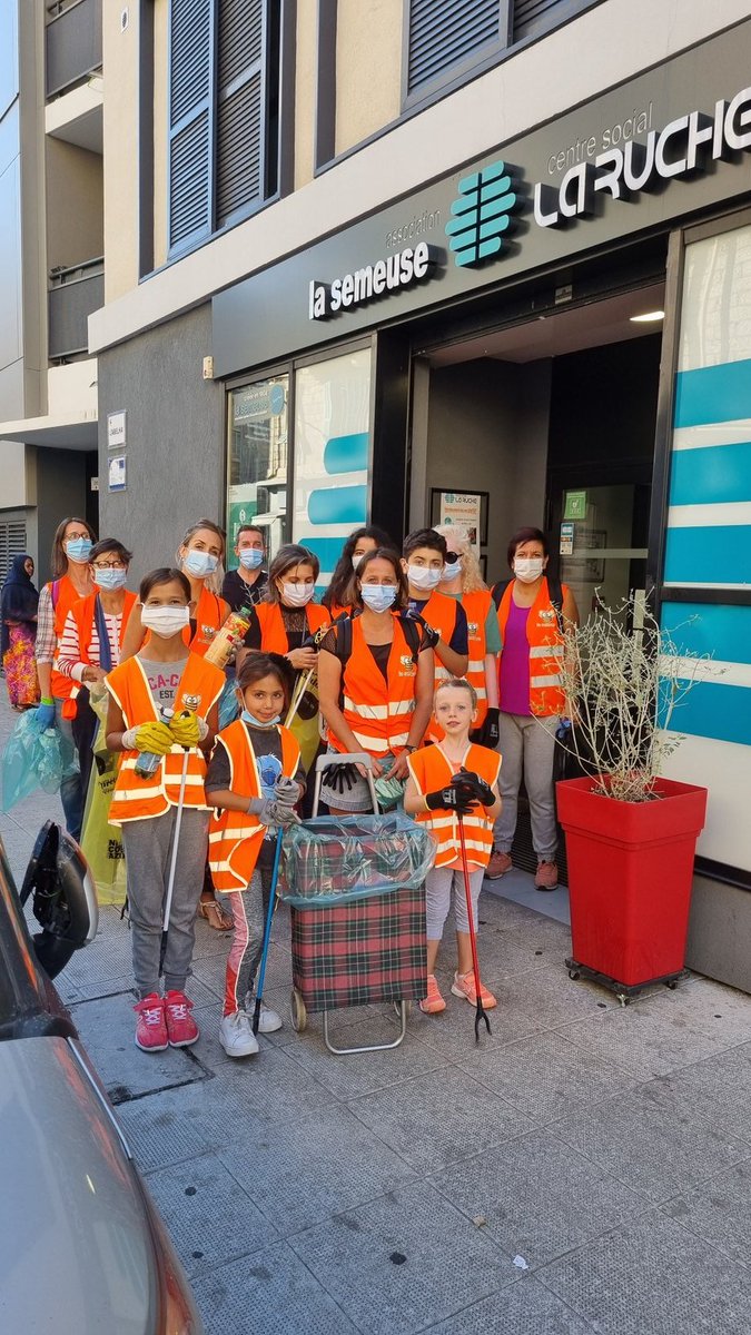 VanessaGilardi's tweet photo. Opération propreté ce matin lors de la clean up days
#ppleonelli #cestrosi #labrigadedespetitsnettoyeurs https://t.co/3tCmqGHIaY