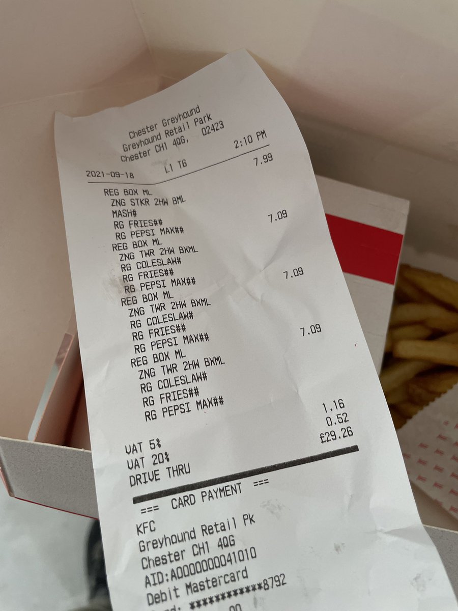 firebotQL's tweet photo. Getting incomplete and different order from what I expected. No sides in box meals, but hotwings, no coleslaw, no straws… I already drove off 5 miles away and found it out home…@KFC_UKI @KFC_UKI_Help Chester greyhound branch… https://t.co/ObNoqsB9je
