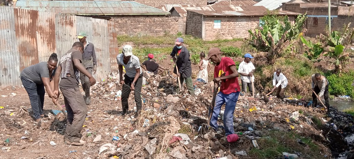 KombGreen's tweet photo. Groagoan B Nature Youth group was not left behind as they are still running toady's activity  cleaning their session #MathareRiver https://t.co/BokD5zFYRg