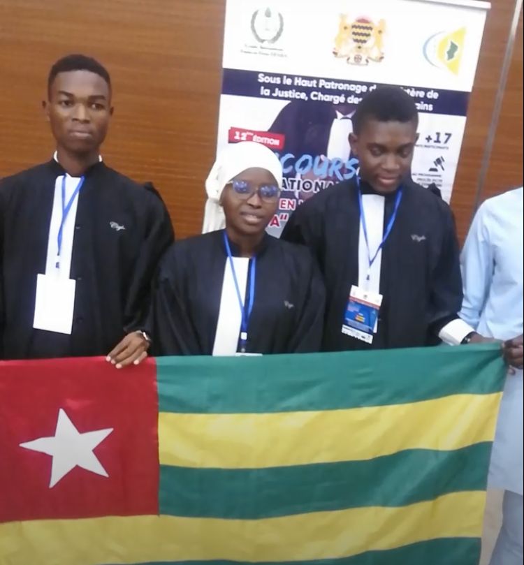 Ils l'ont fait 😎😎🥳

L'équipe du Togo sacrée championne🇹🇬🇹🇬 de la 12e  édition du Concours International Génies en Herbe OHADA à N'Djaména au Tchad.

Nous sommes fiers de vous les champions 💪🏾

#concoursinternationalgeniesenherbeohada 
#CIGHO 
#AiejTogo 
#Tchad