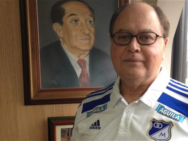 MundoMillos's tweet photo. #SENIOR Lamentamos informar el fallecimiento de Alfonso Senior Jr, hijo de nuestro fundador Alfonso Senior. 🔵⚪

Paz en su tumba 🙏 y nuestros más fuertes abrazos y condolencias a toda la familia Senior en estos momentos.

#MuchasGraciasFundador Ⓜ️ https://t.co/7Hr1s80pBU