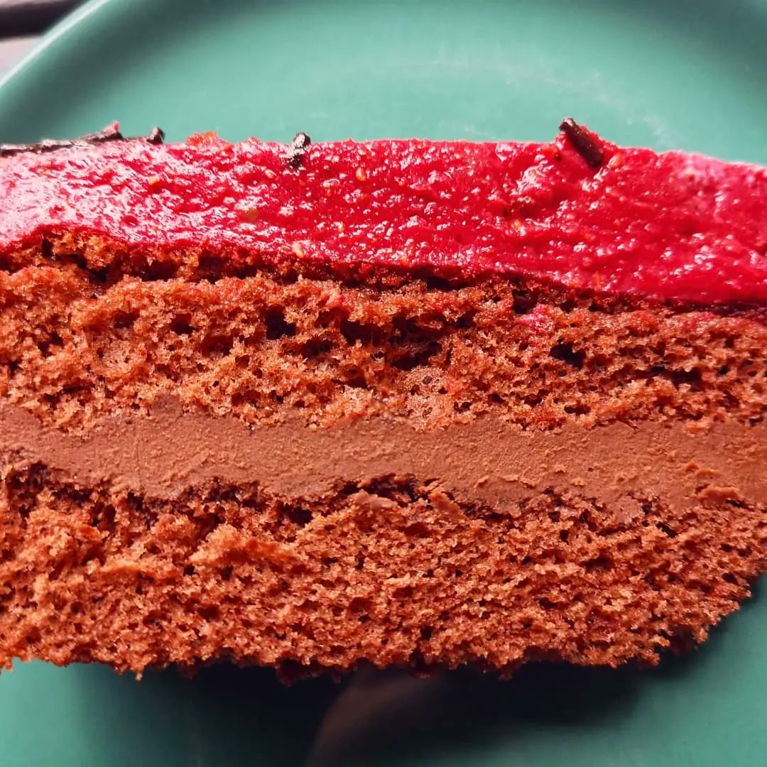 Mimi_Miruki's tweet image. #raspberrychocolatecake #raspberrychocolate #raspberrycake #chocolatecake #cake #cakephoto #cakedeco #cakephotography #cakedecorating #cakelover #cakelovers #bakinglove #bakingfun