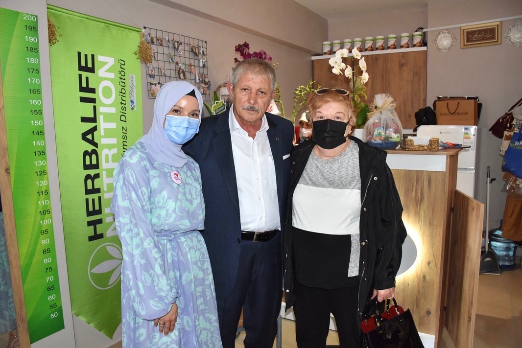mehmetsaritc's tweet photo. Şehrimize kazandırılan Bilgesu kilo kontrol merkezi işletmesinin açılışını gerçekleştirdim. Yaşam koçu Bilgesu Ayan kızımıza işlerinde kolaylıklar diliyorum. Rabbim bol ve bereketli kazançlar nasip etsin. https://t.co/6L8jF0e4OH