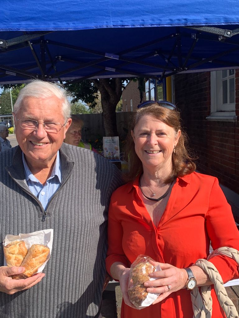 Teamwork. . . #Rotary helps each other and other. . .Rotarians from ¢LangleyPark and #Beckenham joined to help #WestWickhamRotary with their #Plant &amp; #Cake sale in aid of #MotorNeuroneDisease today. Well done all, #helping and #caring for others.