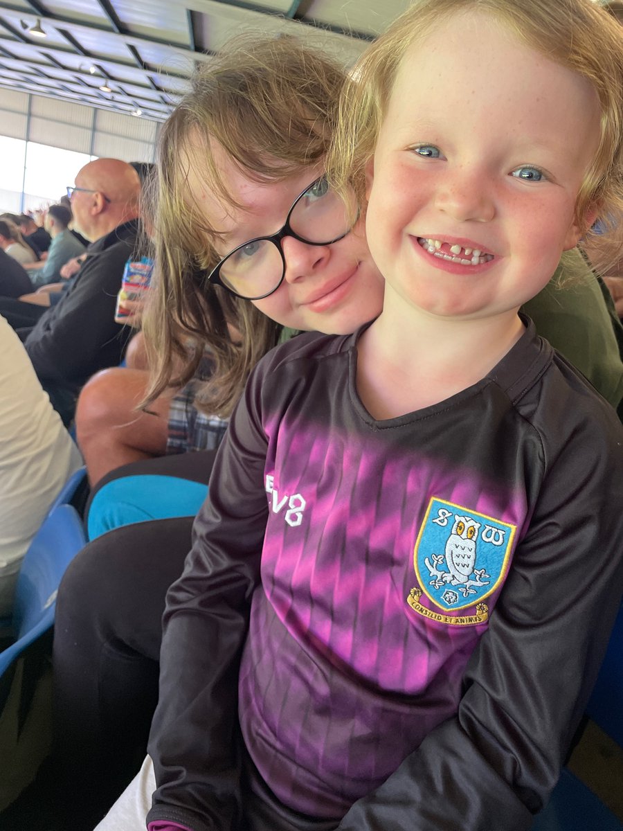 pferron's tweet photo. Come on you blue and white wizards! #SHWSHR https://t.co/bE7Rh0rRKE