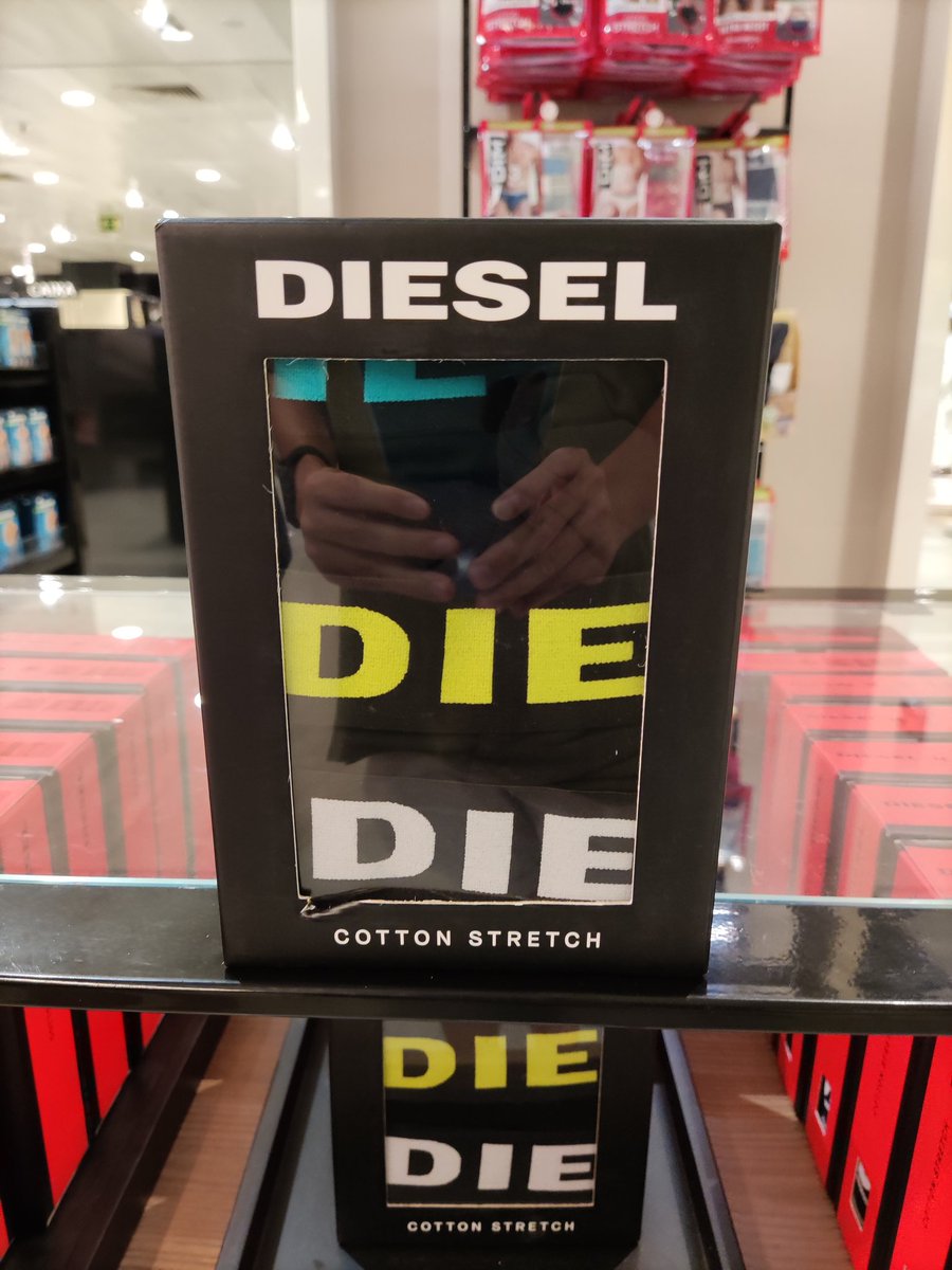 josecontic's tweet photo. La importancia de mirar bien el packaging. https://t.co/PENB9rhoev