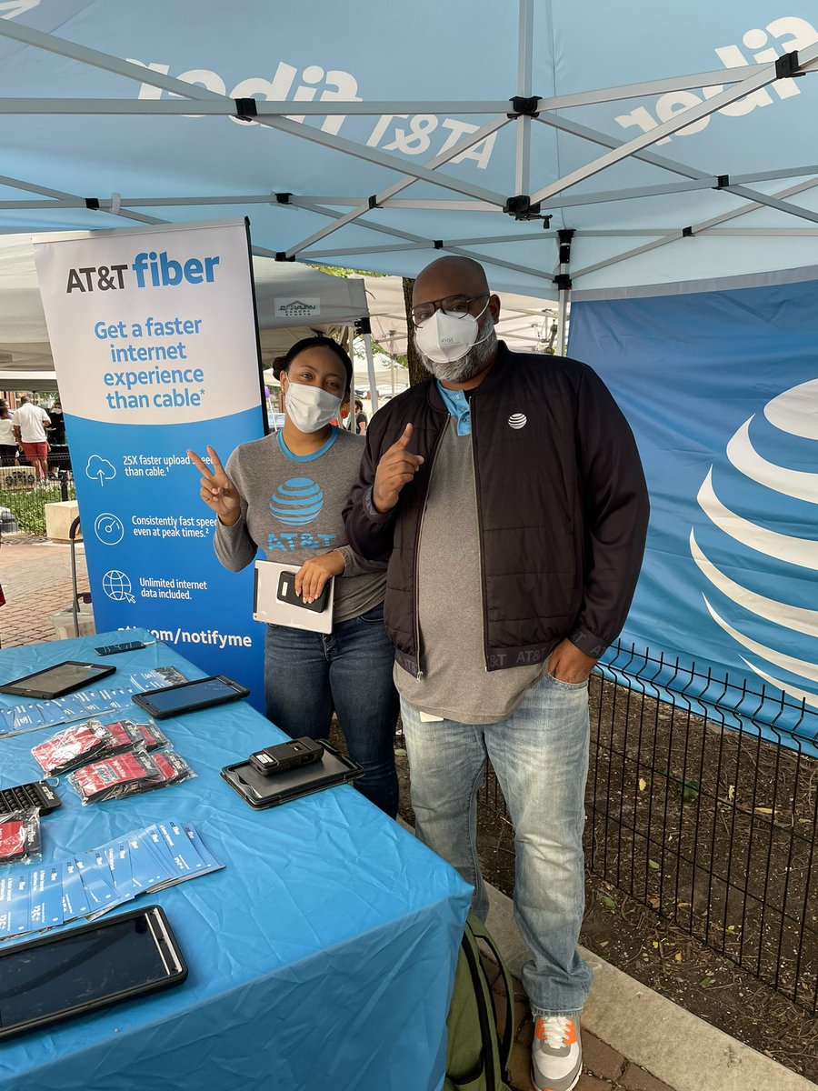 Southgate At the Farmers Market. Let’s Go!!  #winlocal <a href="/TomMonahan10/">Tom Monahan</a> <a href="/glm_warriors/">Integrated Warriors GLM</a> @joe_boxer44 <a href="/AaronLupia/">Aaron Lupia</a> <a href="/JasonChalil/">Jason Chalil</a>